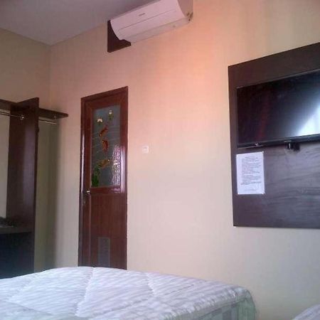 Erin Int Hotel Makassar Exterior photo